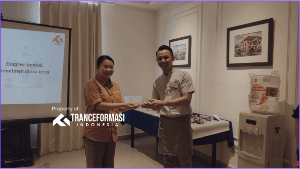 Pelatihan Komunikasi dan Kepemimpinan dan Tim Kerja